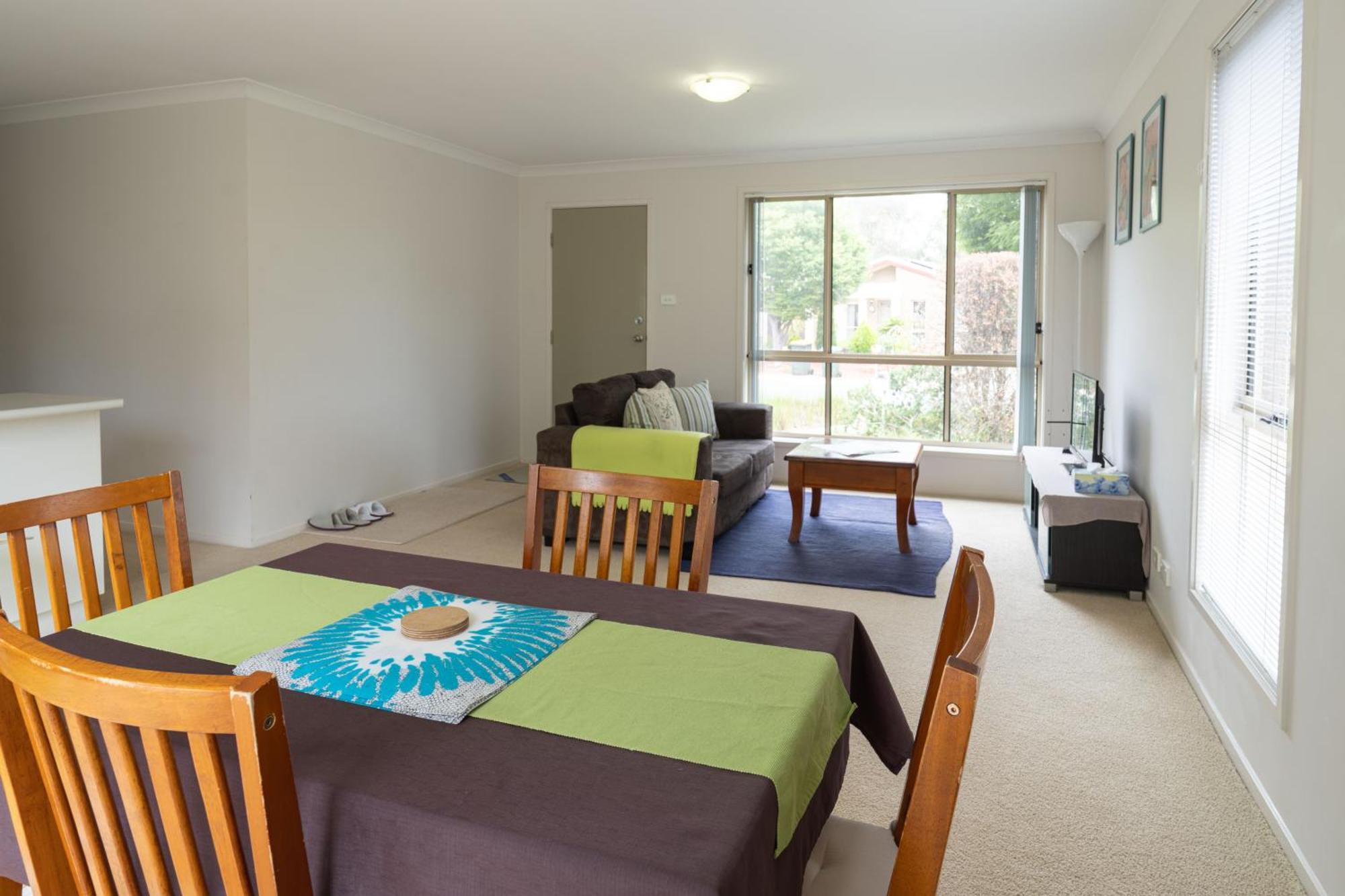 Entire 2br Sunny House @franklin,